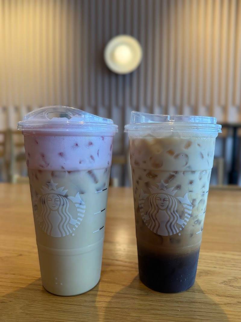 Starbucks restaurant in Lynnwood - photo 4