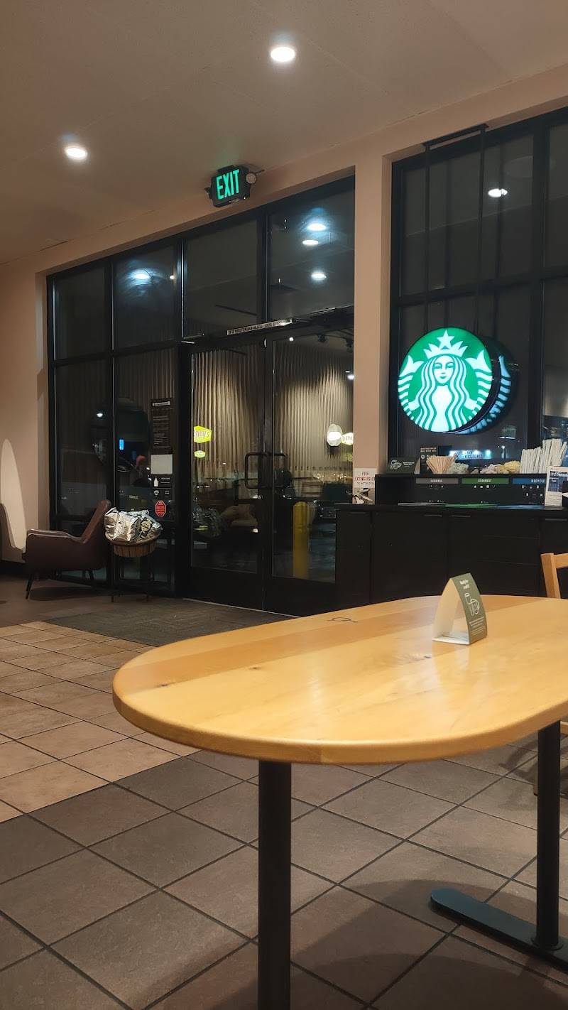 Starbucks restaurant in Lynnwood - photo 5