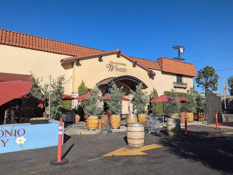 San Antonio Winery restaurant in Los Angeles - photo 3