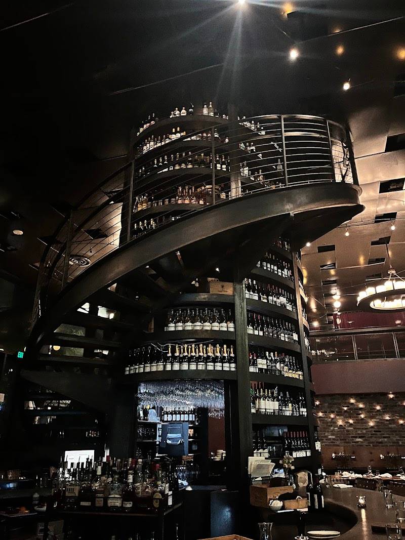 Purple Café and Wine Bar restaurant in Seattle - photo 2