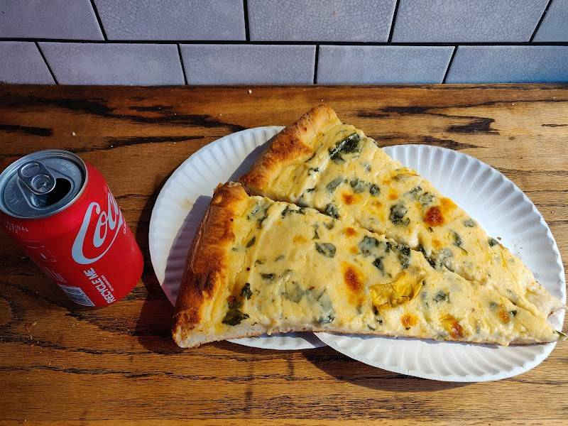 Artichoke Basille's Pizza restaurant in New York - photo 2