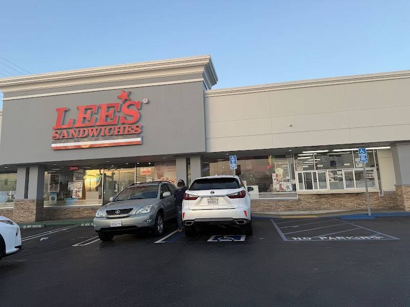 Lee's Sandwiches restaurant in Garden Grove - photo 4