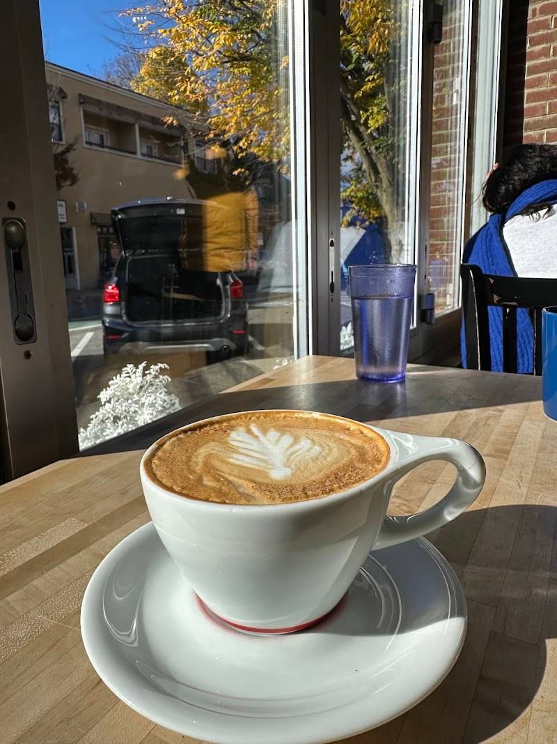 Bloc Cafe restaurant in Somerville - photo 4
