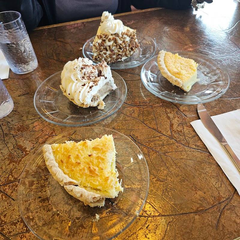 House of Pies Restaurant & Bakery restaurant in Houston - photo 3
