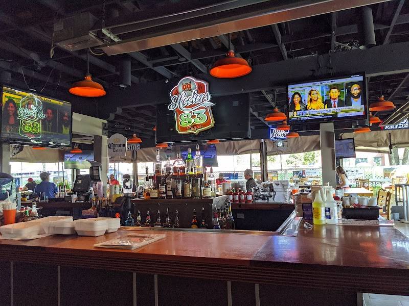 Hooters restaurant in Albuquerque - photo 5