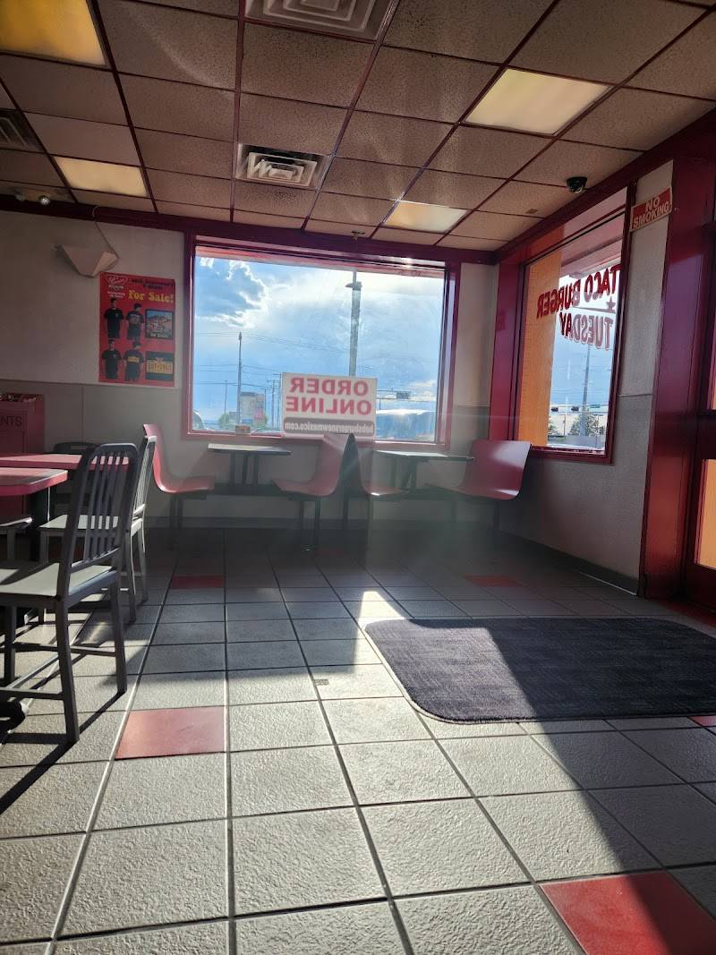 Bob's Burgers restaurant in Albuquerque - photo 3