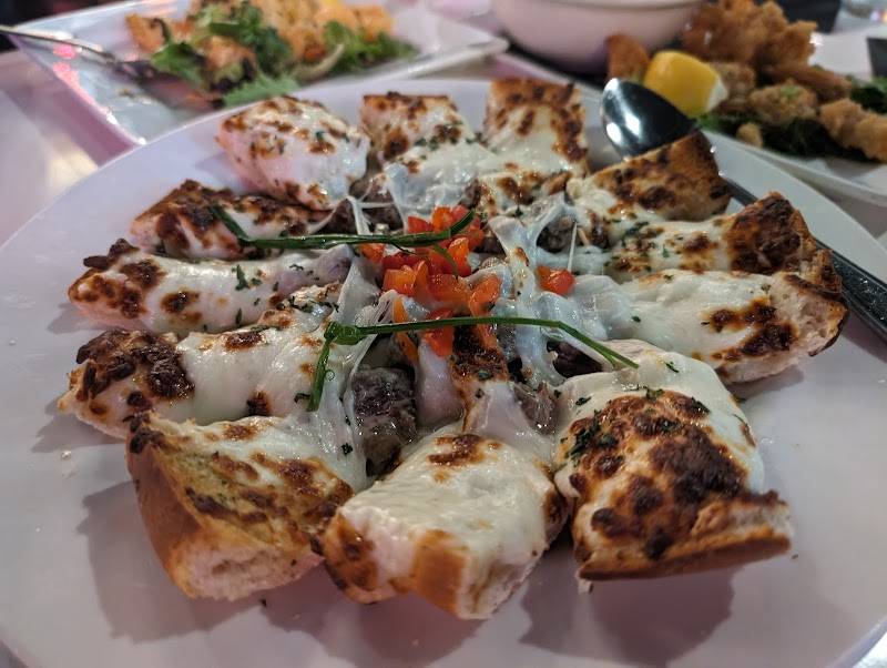 Uncle Bo's Pupu Bar & Grill restaurant in Honolulu - photo 4