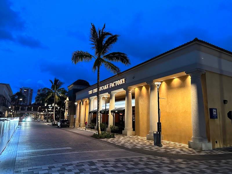 The Cheesecake Factory restaurant in West Palm Beach - photo 4