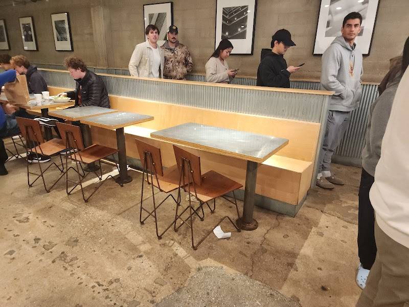 Chipotle Mexican Grill restaurant in Los Angeles - photo 4