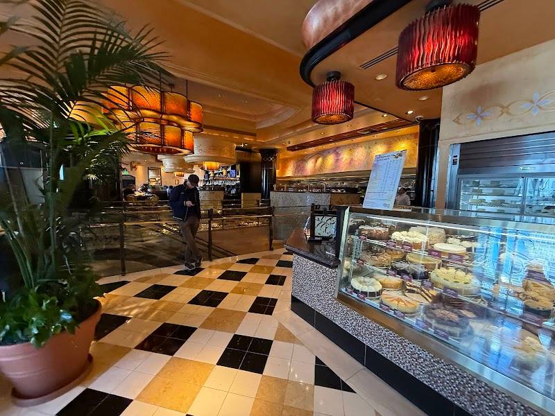 The Cheesecake Factory restaurant in San Francisco - photo 5