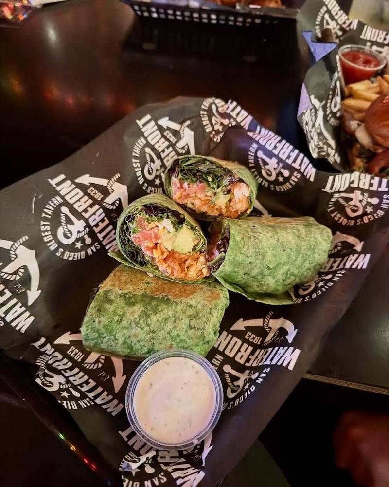 Waterfront Bar & Grill restaurant in San Diego - photo 4