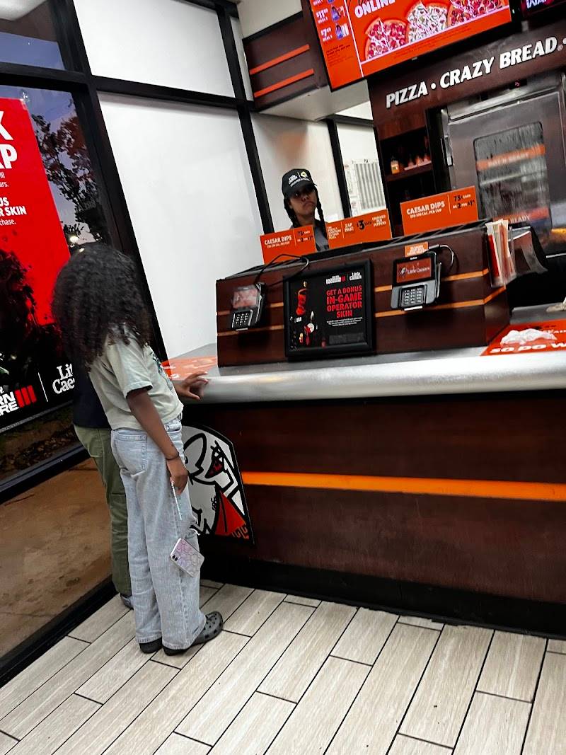 Little Caesars Pizza restaurant in Rancho Cucamonga - photo 4