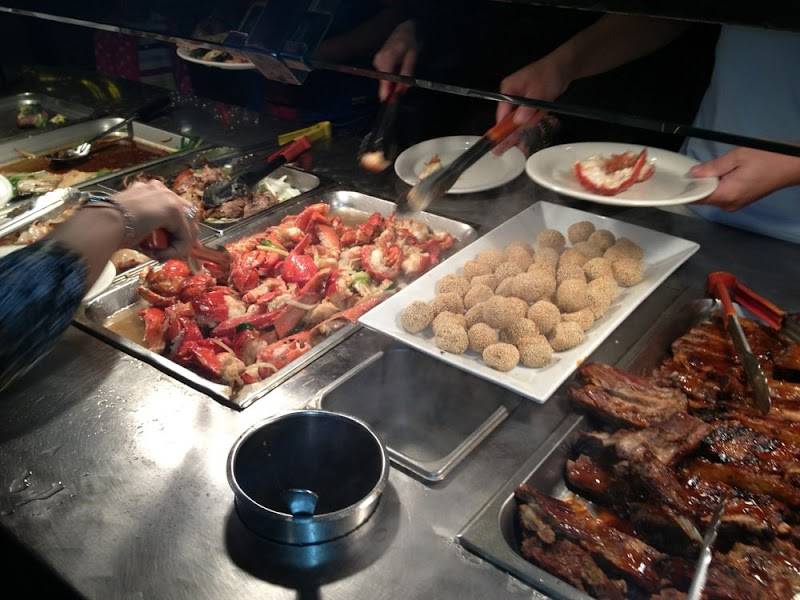 Crazy Buffet & Grill restaurant in West Palm Beach - photo 2