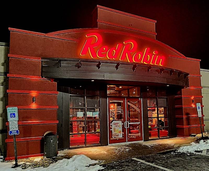Red Robin Gourmet Burgers and Brews restaurant in Clifton - photo 3