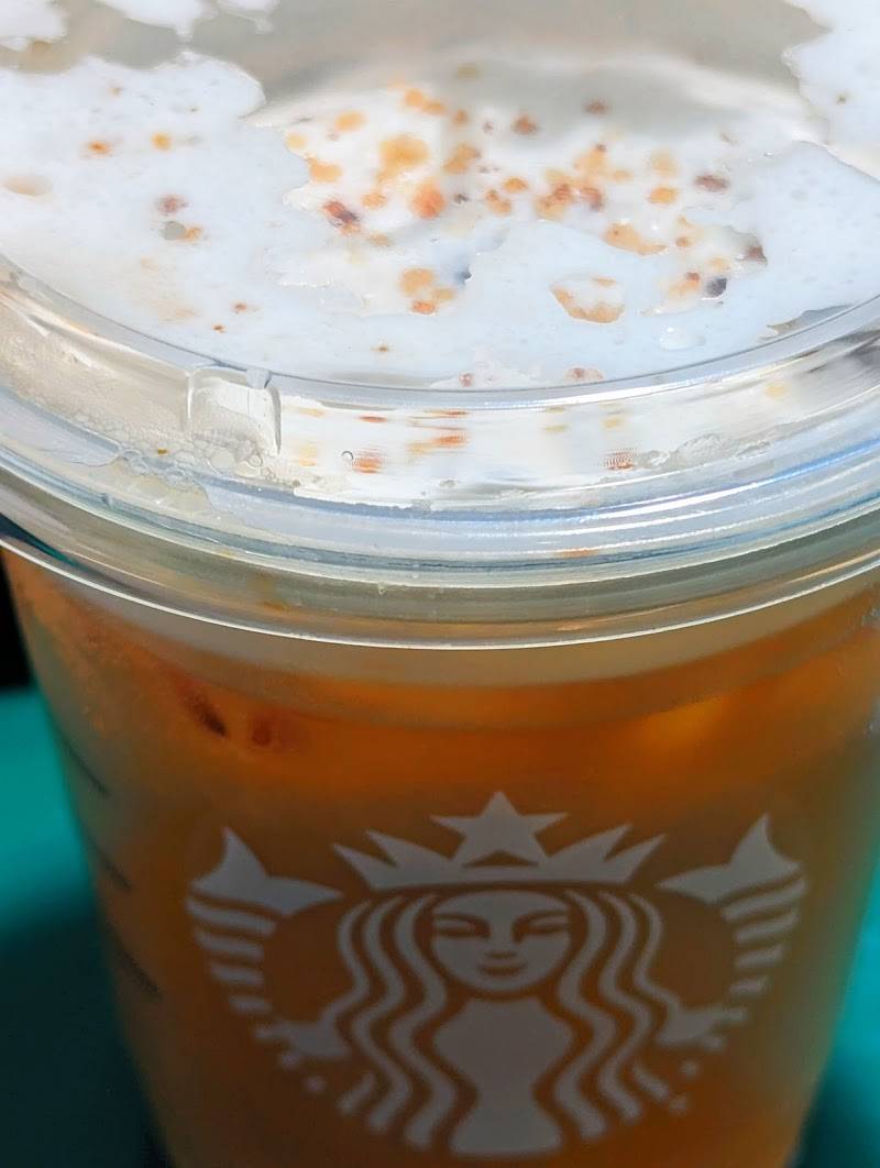 Starbucks restaurant in Lyndhurst - photo 3