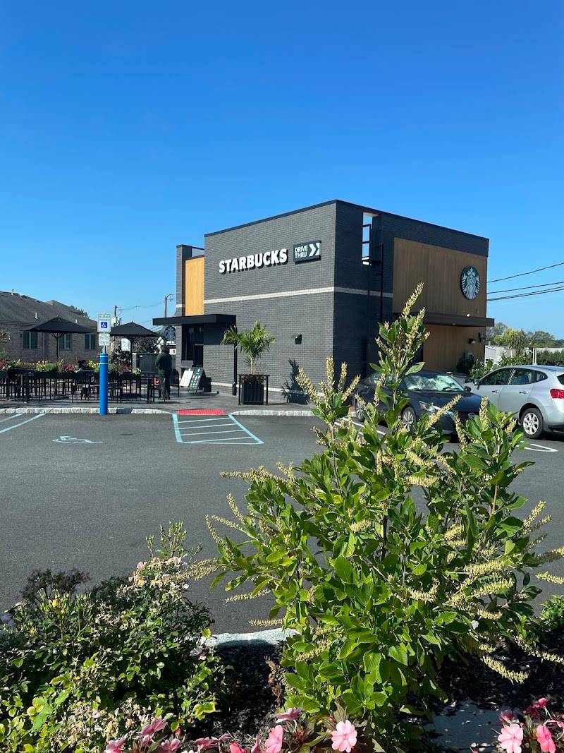 Starbucks restaurant in Lyndhurst - photo 4