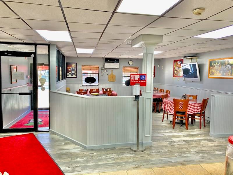 Mama Rosa Pizza and Pasta restaurant in Rutherford - photo 5