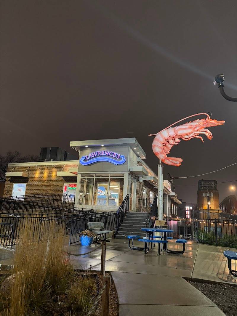 Lawrence's Fish & Shrimp restaurant in Chicago - photo 5