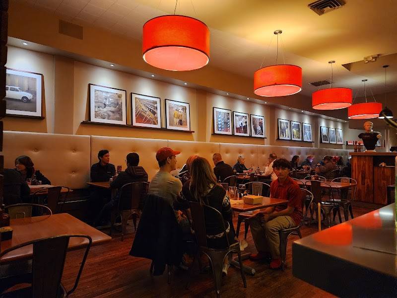 Il Vicino Wood Oven Pizza restaurant in Albuquerque - photo 3