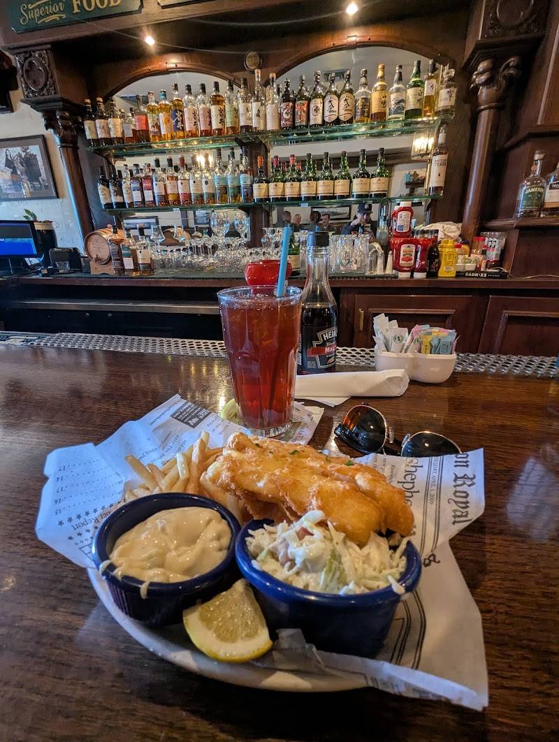Two Fools Tavern restaurant in Albuquerque - photo 4