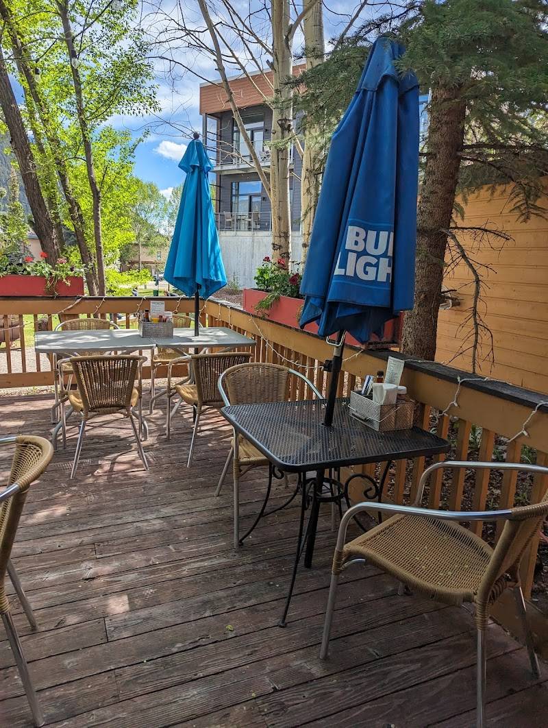 Cutty's Bar & Grill