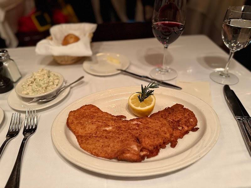 Keens Steakhouse restaurant in New York - photo 4