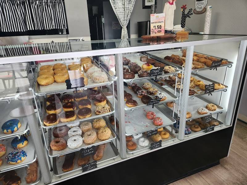 Young Donuts by Rise'n Shine Donuts and More restaurant in Tucson - photo 4