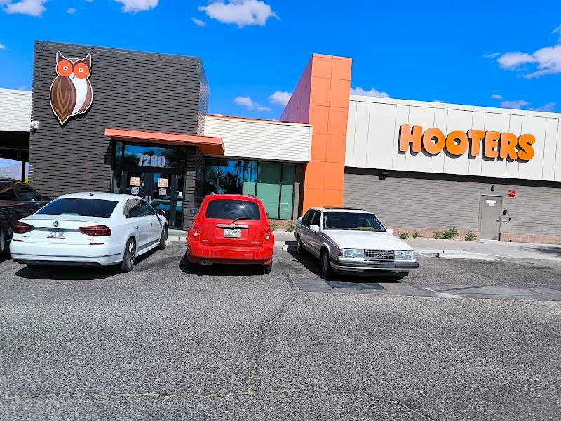 Hooters