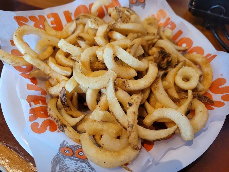 Hooters restaurant in Tucson - photo 5