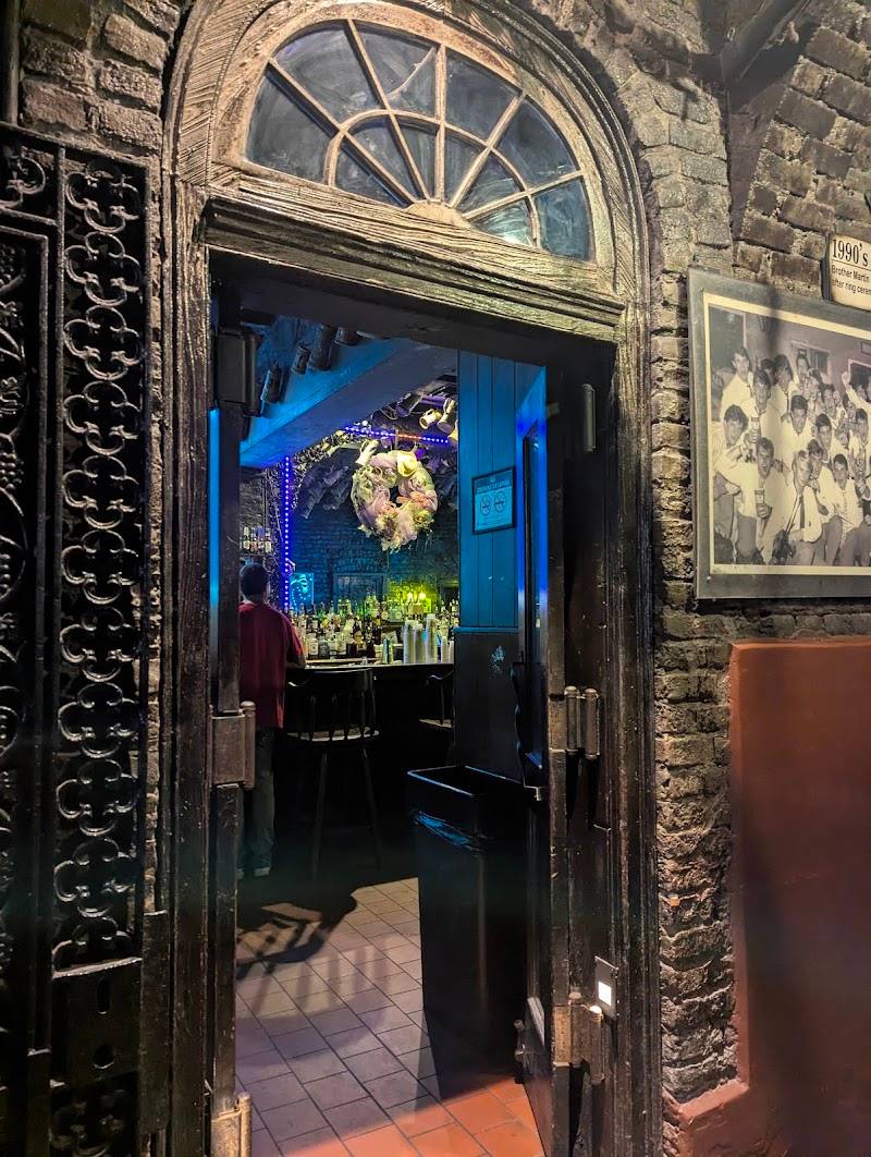Pat O'Brien's restaurant in New Orleans - photo 5
