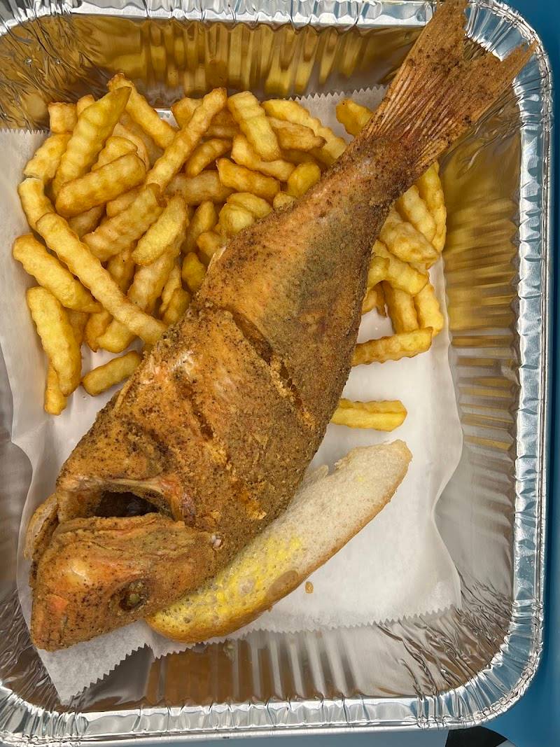 Hooks Catching & Frying restaurant in New Orleans - photo 5