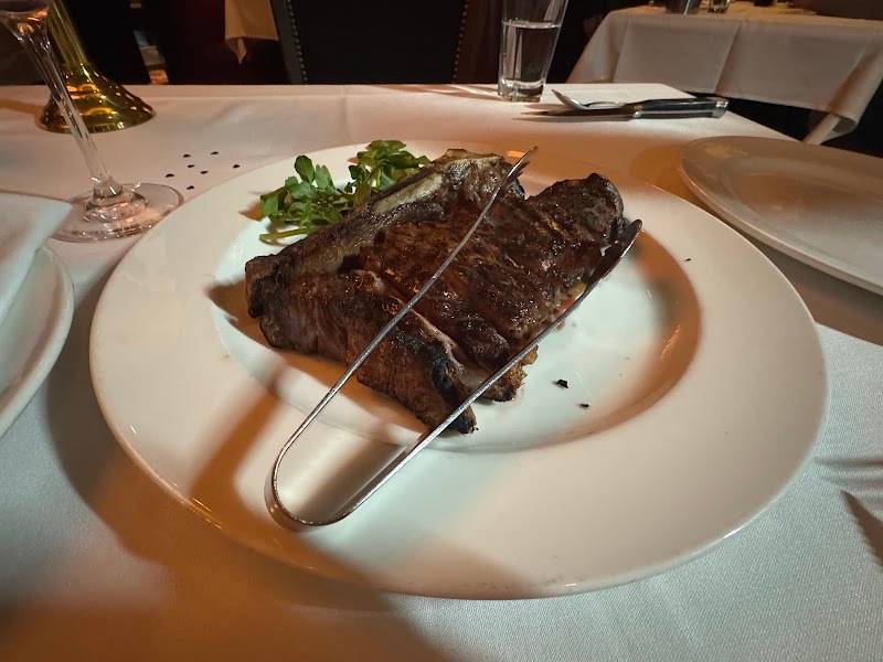 The Capital Grille restaurant in New York - photo 4