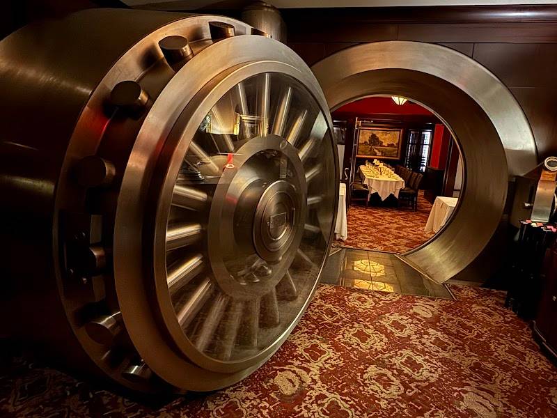 The Capital Grille restaurant in New York - photo 5