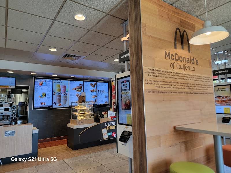 McDonald's restaurant in Malibu - photo 5