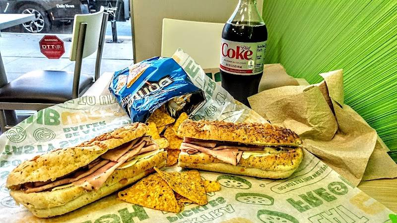 Subway Sandwiches and Catering restaurant in Santa Monica - photo 2