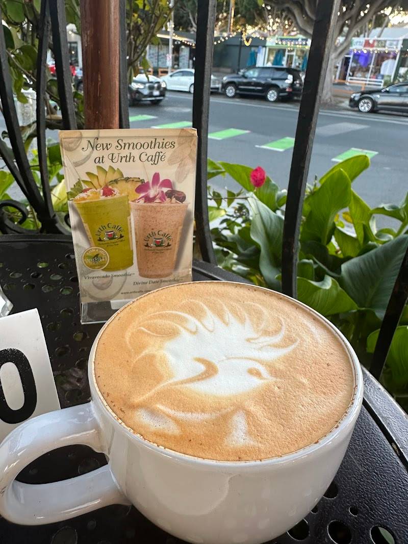 Urth Caffe Santa Monica restaurant in Santa Monica - photo 4