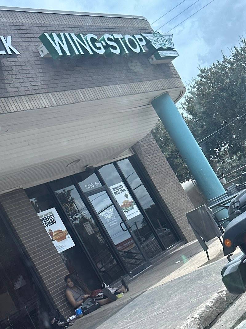 Wingstop restaurant in Austin - photo 4