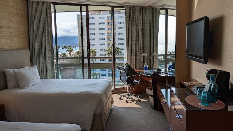Fairmont Miramar - Hotel & Bungalows restaurant in Santa Monica - photo 2
