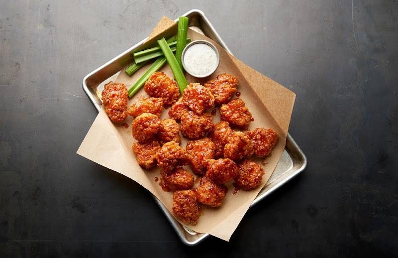 Buffalo Wild Wings restaurant in Houston - photo 2