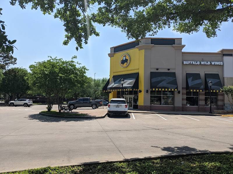 Buffalo Wild Wings restaurant in Houston - photo 4