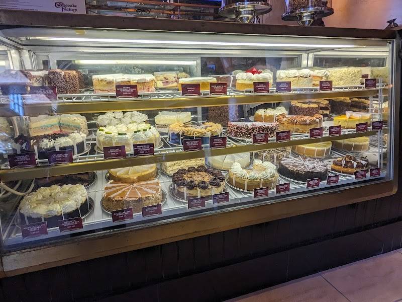 The Cheesecake Factory restaurant in San Antonio - photo 2