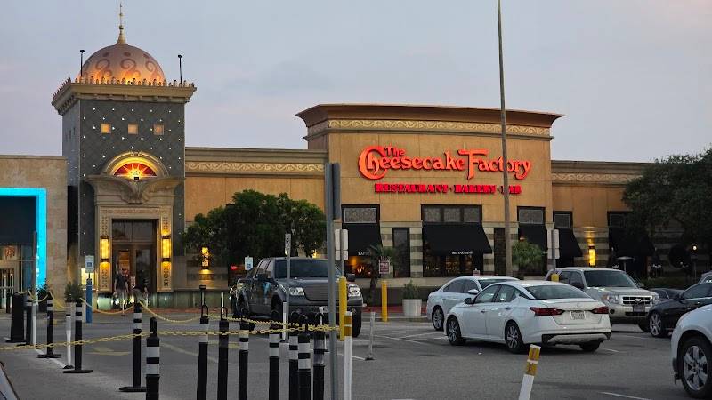 The Cheesecake Factory restaurant in San Antonio - photo 5