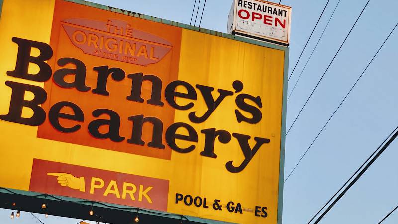 Barney's Beanery restaurant in West Hollywood - photo 3