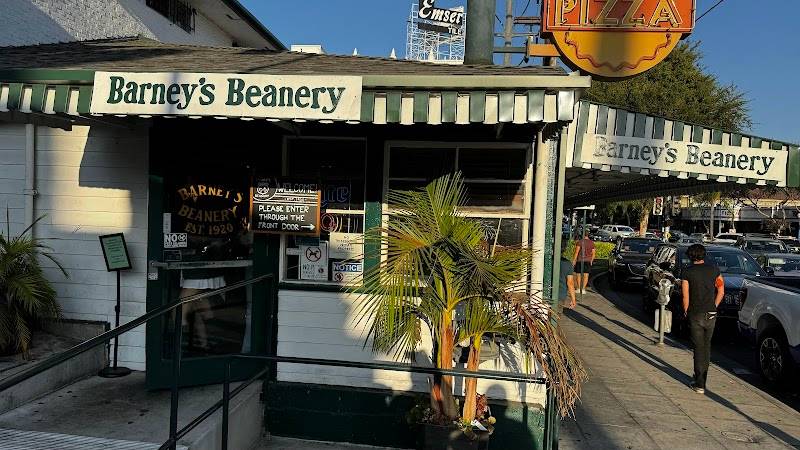 Barney's Beanery restaurant in West Hollywood - photo 5