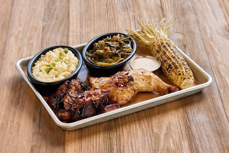 Lucille's Smokehouse Bar-B-Que restaurant in Henderson - photo 2