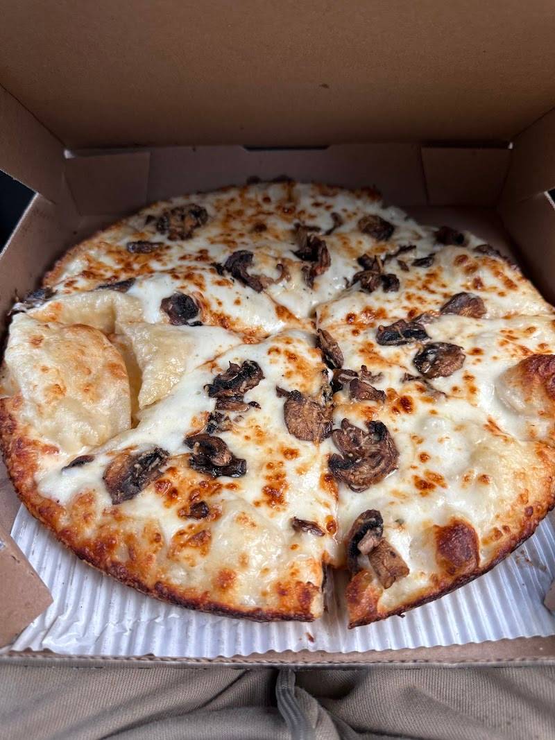 Domino's Pizza restaurant in Kailua Kona - photo 3