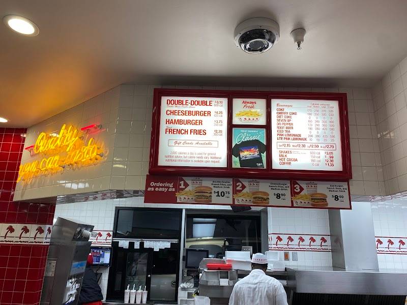 In-N-Out Burger restaurant in Redondo Beach - photo 4