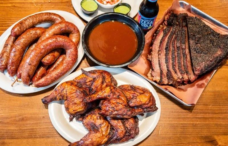 B&B Smokehouse restaurant in San Antonio - photo 3