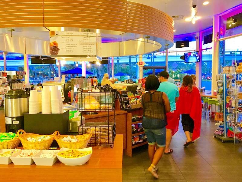 The Market Deli & Liquor restaurant in Fort Lauderdale - photo 2