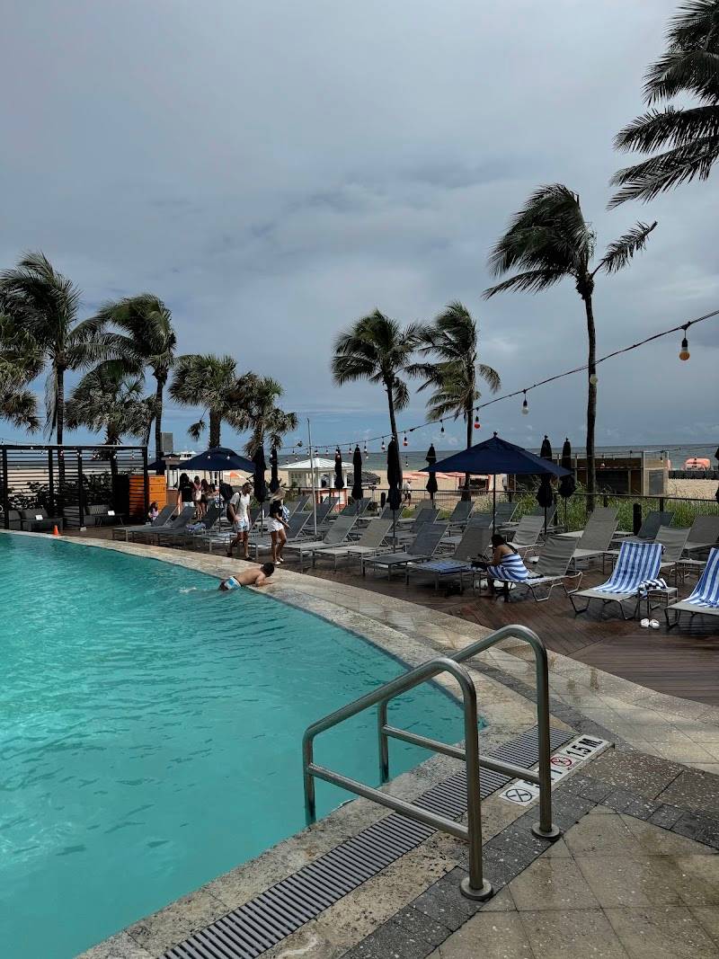 Salty Siren restaurant in Fort Lauderdale - photo 2